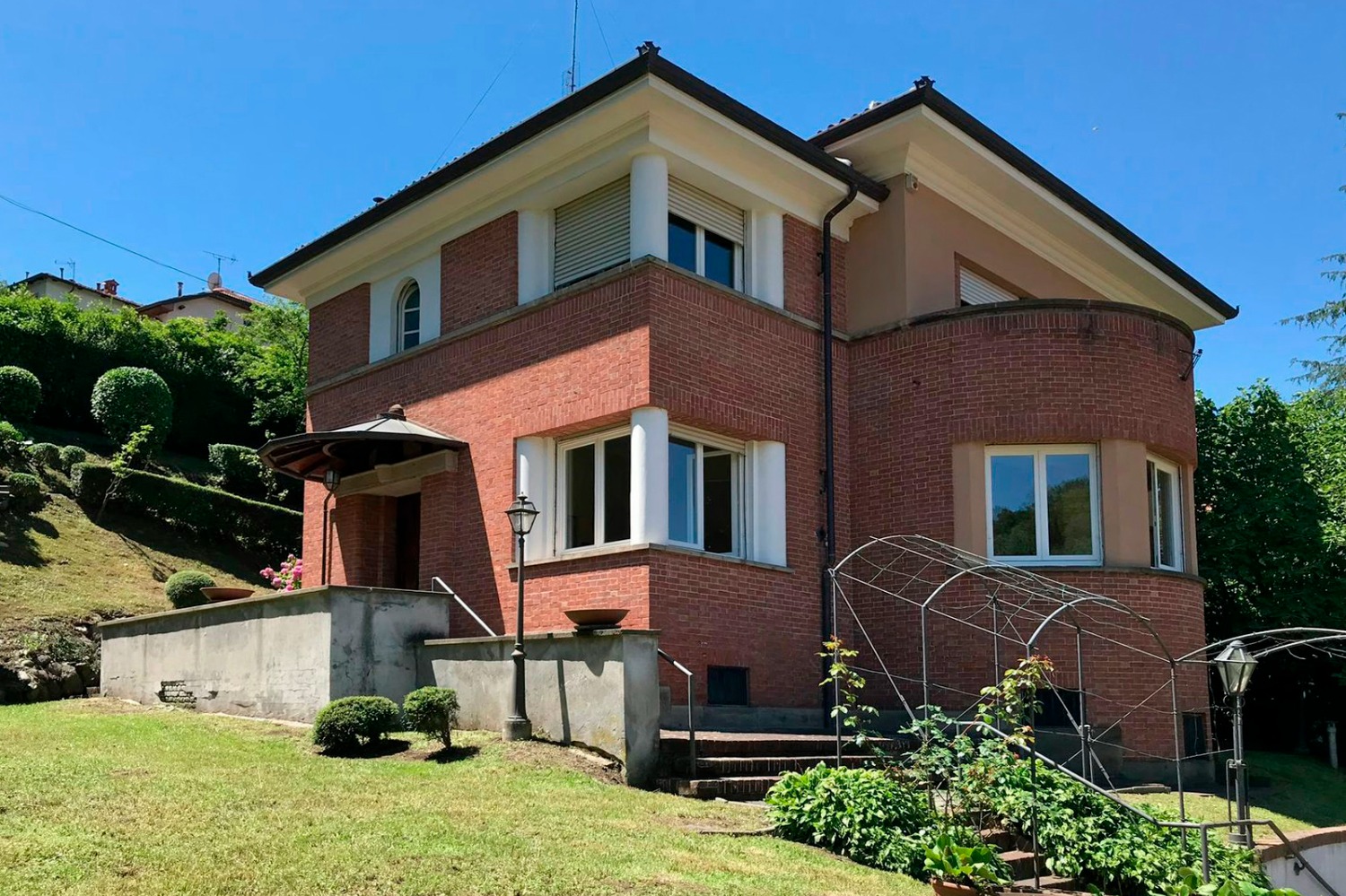 CORSO FIUME - VIALE THOVEZ - MQ 330 - € 1.080.000