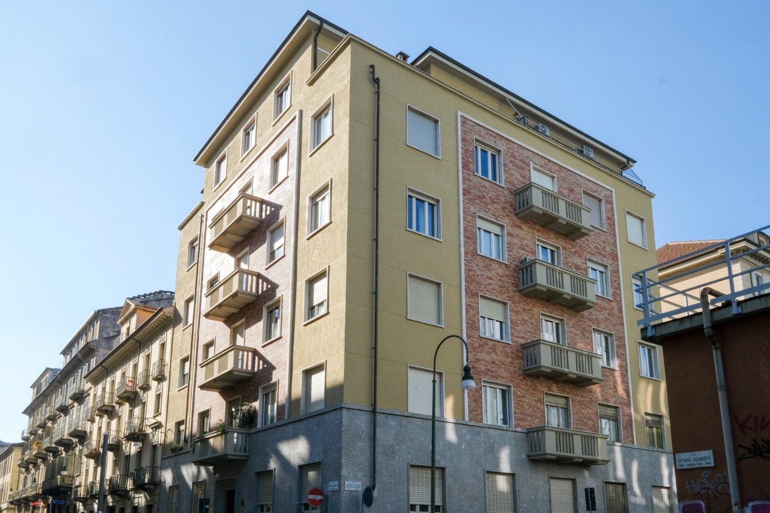 VIA ASSAROTTI - UFFICIO - 170 MQ - € 298.000