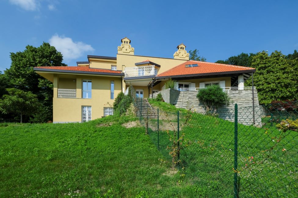 MONCALIERI - VIA MONCALVO - 155 MQ - € 1050