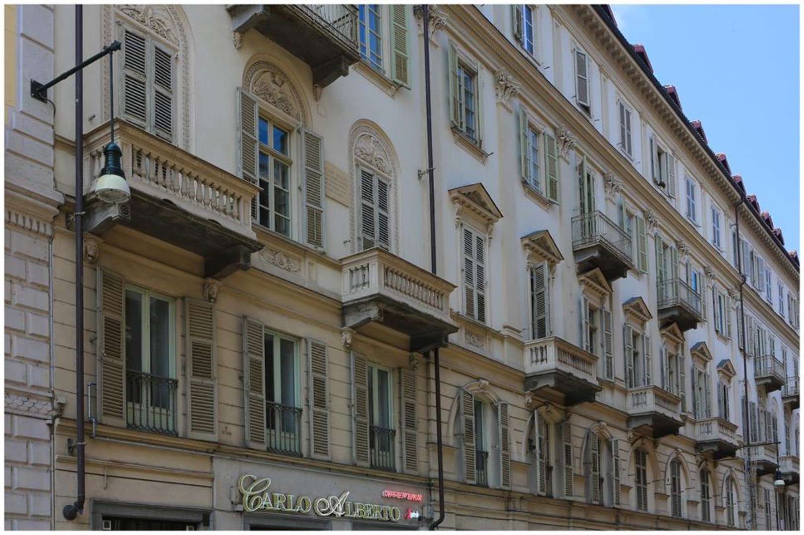 VIA CARLO ALBERTO 44 – MQ 98 - € 1.000