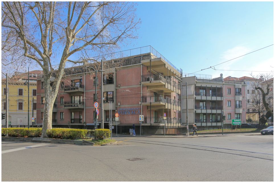 LARGO VITTORIO EMANUELE - MAGAZZINO - 185 MQ - € 950