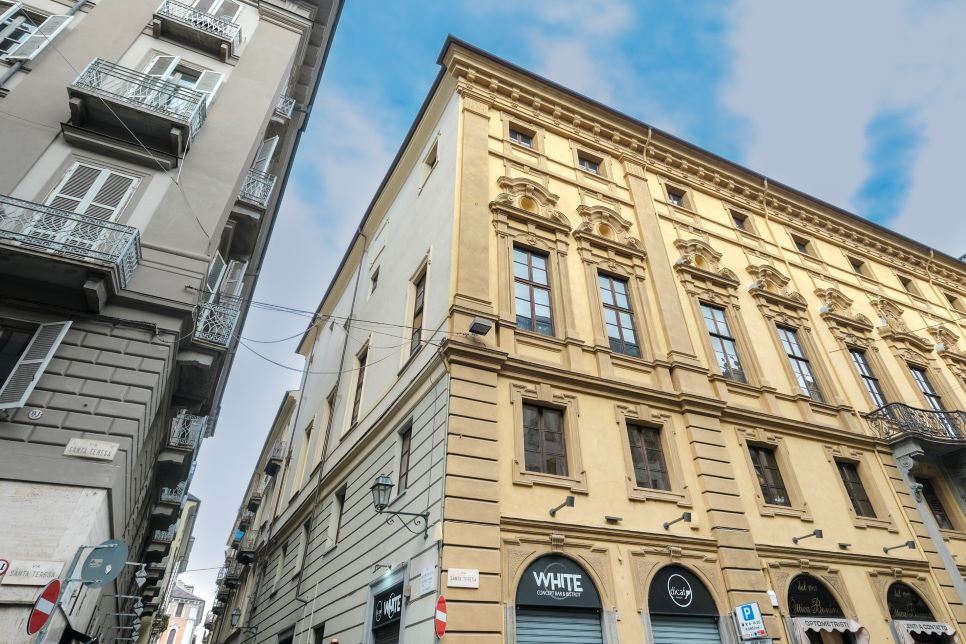 LOCALE COMM.LE  VIA S.TERESA  - 108  MQ - € 2.500