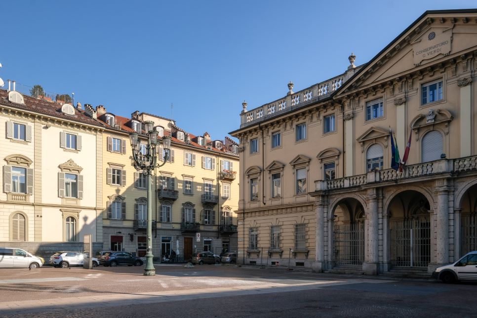 PIAZZA BODONI -  60 MQ  - € 850
