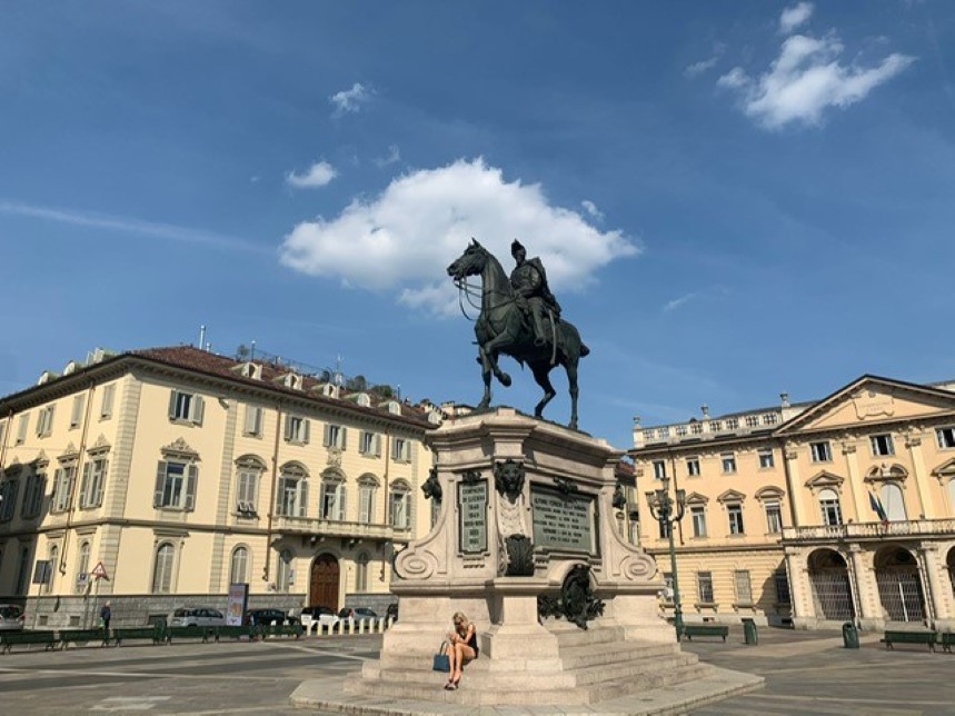 PIAZZA BODONI - MQ 200 - € 950.000