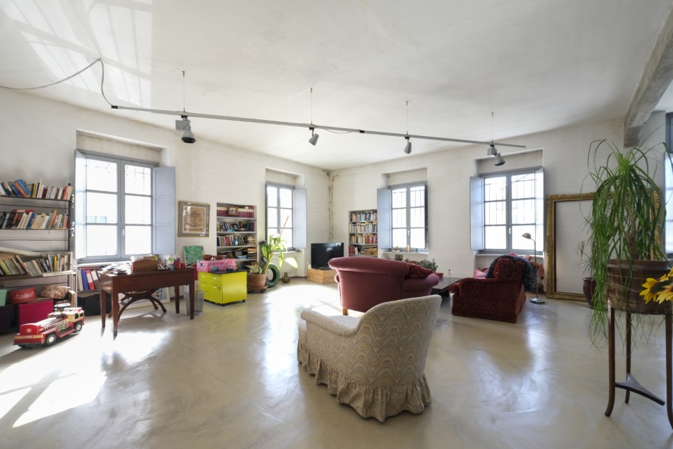 LOFT -  VIA SOSTEGNO - MQ 140 + 160 - € 379.000