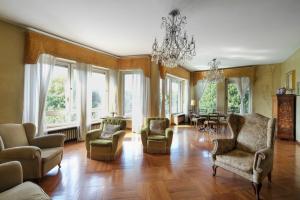 CRIMEA - MQ 215 € 445.000 + BOX AUTO € 40.000